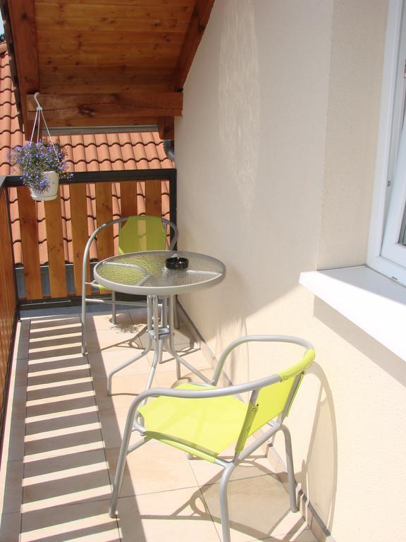 Sárvár Bobita Apartman חדר תמונה
