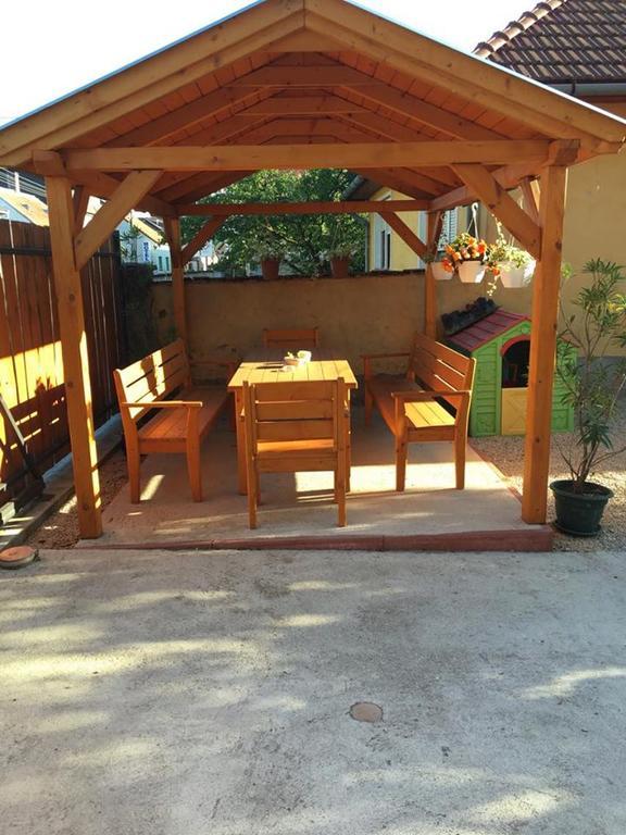 Sárvár Bobita Apartman מראה חיצוני תמונה